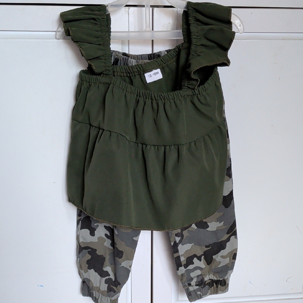 PatPat Olive Green Ruffle Top with Camouflage Pants